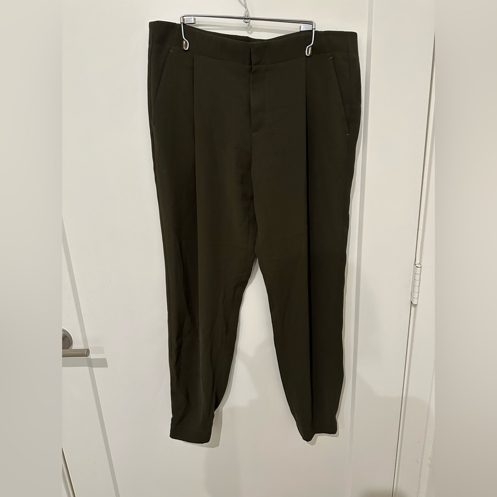Vince Olive Green Chinos Relaxed Fit